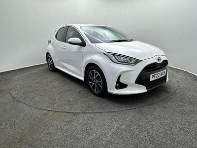 Used Toyota Yaris Hybrid Design 2022 Glacier white Hatchback