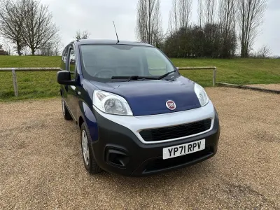 Używany Fiat Fiorino S 80 KM (58 kW) 2022 Niebieski Minivan