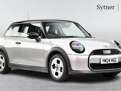 Begagnad Mini Cooper Hatch 154 HK (113 kW) 2024 Silver Halvkombi