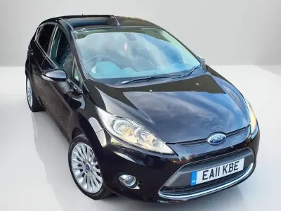 Używany Ford Fiesta Titanium 94 KM (69 kW) 2011 Czarny Hatchback