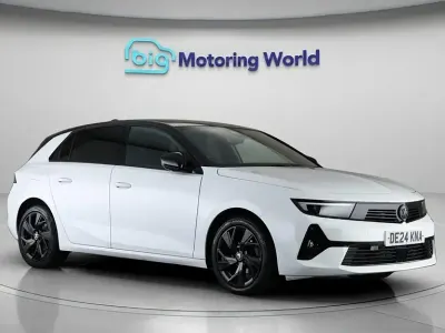 Używany Vauxhall Astra S 130 KM (95 kW) 2024 Biały Hatchback