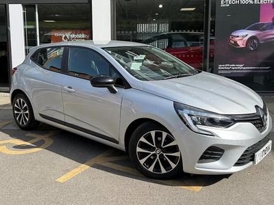 Begagnad Renault Clio V Evolution 90 HK (66 kW) 2023 Silver Halvkombi