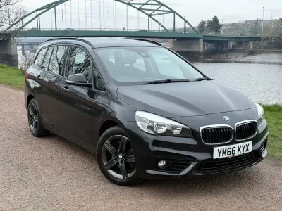 Begagnad BMW 218 Sport Line 136 HK (100 kW) 2016 Svart Minibuss