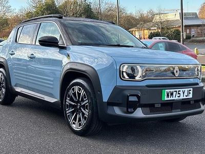 Special bicolour solid cumulus blue with diamond black roof New 2025 Renault R4 Iconic Estate | £26,181