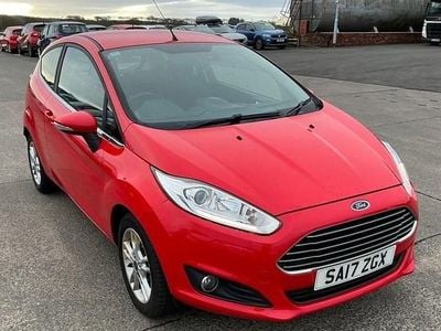 Used Ford Fiesta Zetec 82 HP (60 kW) 2017 Red Hatchback