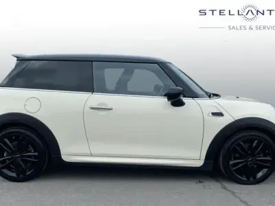 Usado Mini Cooper Hatch 134 HP (98 kW) 2020 Branco Citadino
