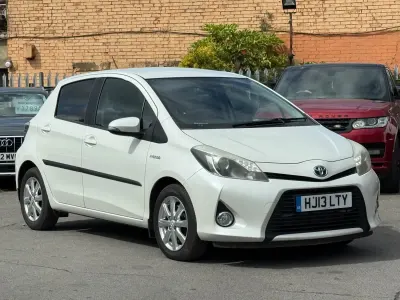 Usata Toyota Yaris Hybrid T4 2013 Bianco Utilitaria
