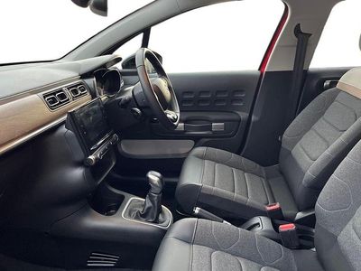 Used Citroën C3 PureTech 82 HP (60 kW) 2023 Elixir red Hatchback