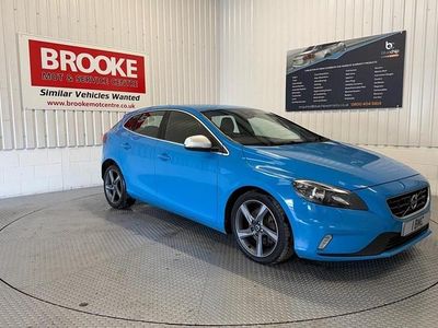 Used Volvo V40 R-Design 120 HP (88 kW) 2015 Blue Hatchback