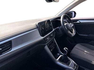 Usado VW T-Roc Match 150 HP (110 kW) 2025 Preto SUV