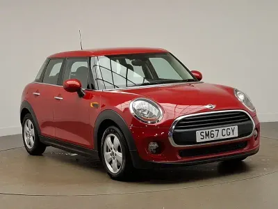 Used Mini ONE 102 HP (75 kW) 2017 Red Hatchback