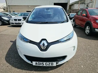 Used Renault Zoe Dynamique 64 kW (88 HP) 2015 White Hatchback
