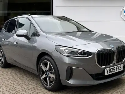 Begagnad BMW 225 Active Tourer Sport Line 242 HK (177 kW) 2025 Grå Minibuss