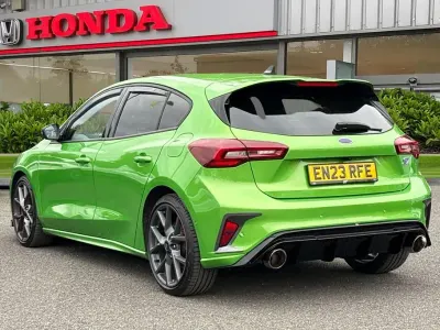 Używany Ford Focus ST 280 KM (205 kW) 2023 Zielony Hatchback