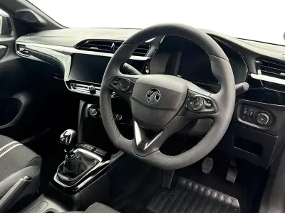Używany Vauxhall Corsa S 100 KM (73 kW) 2025 Biały Hatchback