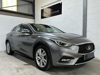Infiniti Q30