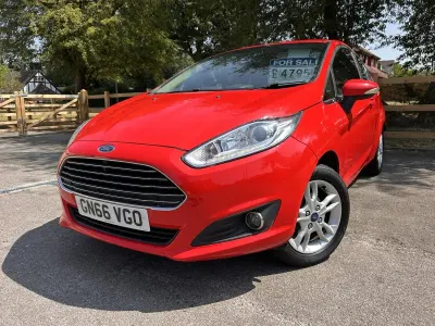 Used Ford Fiesta Zetec 82 HP (60 kW) 2016 Red Hatchback