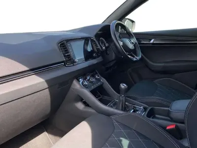 Begagnad Skoda Karoq SportLine 2022 Svart SUV