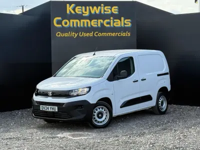 Used Vauxhall Combo 100 HP (73 kW) 2024 White MPV
