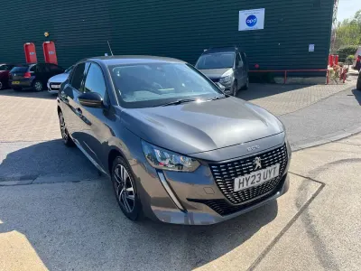 Używany Peugeot 208 Allure+ 100 KM (73 kW) 2023 Szary Hatchback