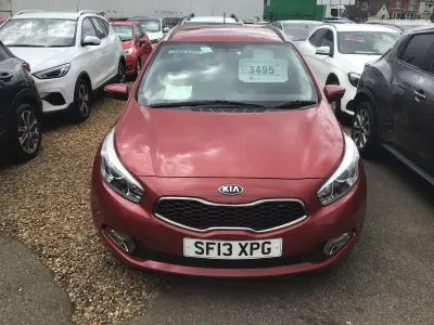 Used Kia Ceed 128 HP (94 kW) 2013 Red Hatchback