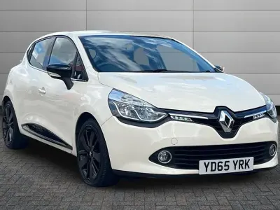 Used Renault Clio Dynamique 89 HP (65 kW) 2015 White Hatchback