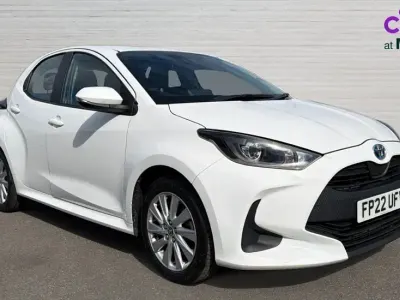 Używany Toyota Yaris Hybrid 116 KM (85 kW) 2022 Biały
