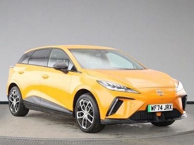 Begagnad MG MG4 EV Trophy 150 kW (204 HK) 2024 Orange Halvkombi