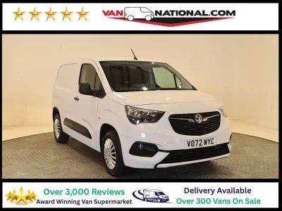 Usado Vauxhall Combo Sportive 130 CV (95 kW) 2022 Blanco Monovolumen