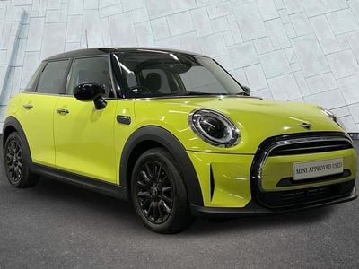 Used Mini Cooper Classic 134 HP (98 kW) 2022 Yellow Hatchback