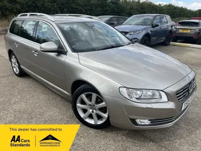Used Volvo V70 SE 181 HP (133 kW) 2015 Gold Estate