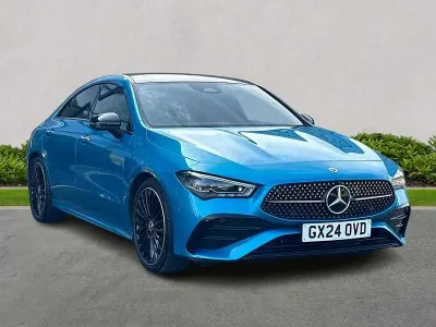 Begagnad Mercedes CLA200 AMG Line Premium Plus 177 HK (130 kW) 2024 Blå Sportkupé