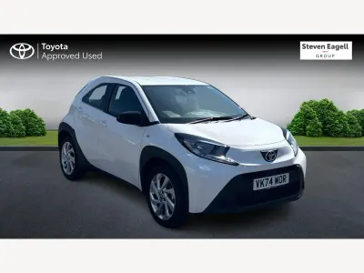 Used Toyota Aygo X PURE 72 HP (52 kW) 2024 White SUV