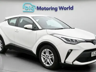 Used Toyota C-HR 122 HP (89 kW) 2023 White SUV