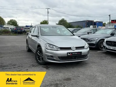 Usado VW Golf VII S 105 CV (77 kW) 2015 Beige Utilitario