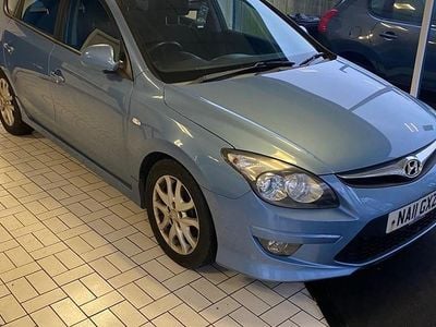 Blue Used 2011 Hyundai i30 Comfort Estate | £2,995 (Expensive)