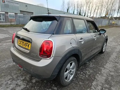 Używany Mini Cooper Classic 2020 Srebrny Hatchback