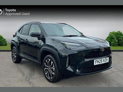Black Used 2025 Toyota Yaris Cross Design SUV | £23,290 (Fair price)