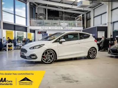 Usado Ford Fiesta ST 200 CV (147 kW) 2018 Blanco Utilitario