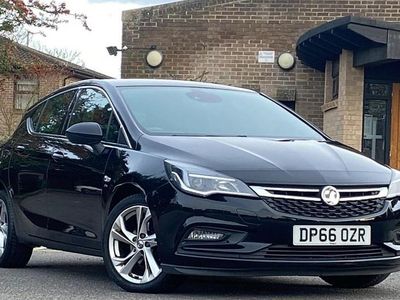 Used Vauxhall Astra SRi 105 HP (77 kW) 2016 Black Hatchback