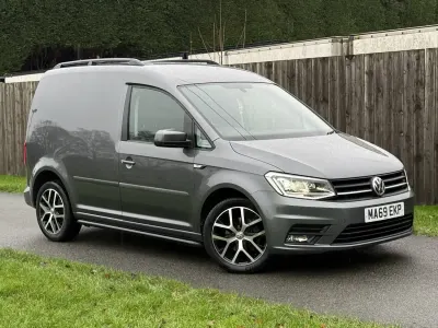 Usado VW Caddy Highline 2019 Cinzento Monovolume