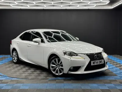 Used Lexus IS300h Luxury Line 223 HP (164 kW) 2014 White Sedan