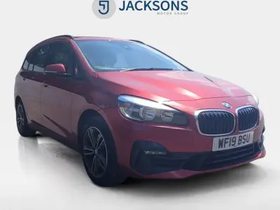 Used BMW 220 Sport Line 192 HP (141 kW) 2019 Red MPV