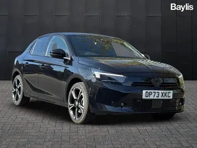Begagnad Vauxhall Corsa 100 HK (73 kW) 2023 Svart Halvkombi