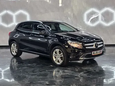 Usado Mercedes GLA200 136 HP (100 kW) 2017 Preto SUV
