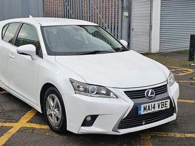 White Used 2014 Lexus CT200h Hatchback | £5,395 (Fair price)