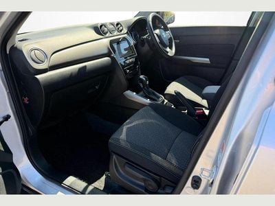 Second-hand Suzuki Vitara SZ-T 113 CP (83 kW) 2023 Gri SUV