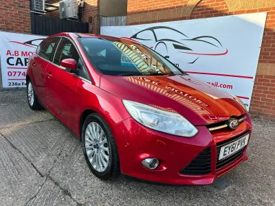Used Ford Focus Titanium X 147 HP (108 kW) 2011 Red Hatchback