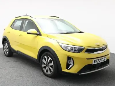 Gebraucht Kia Stonic 100 PS (73 kW) 2023 Gelb SUV