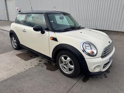 Used Mini Cooper Hatch 2010 White Hatchback